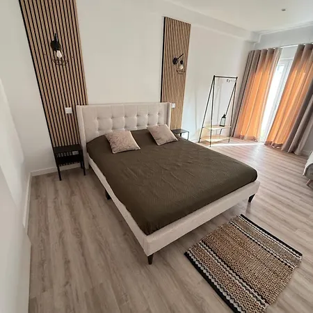 Camilas Place Lejlighed